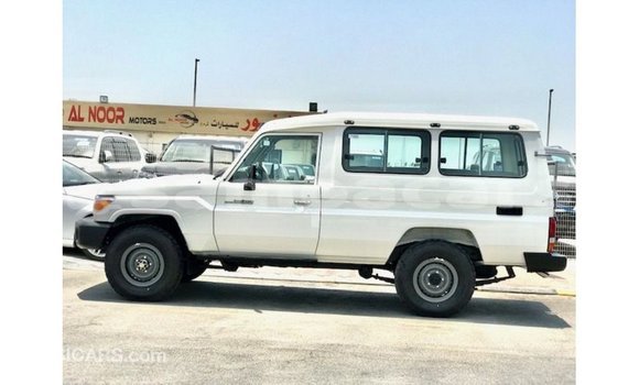 Buy Import Toyota Land Cruiser White Car in Import - Dubai in A'ana Buy Import Toyota Land Cruiser White Car in Import - Dubai in A'ana