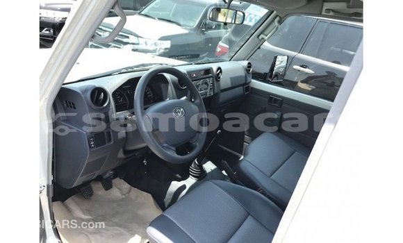Buy Import Toyota Land Cruiser White Car in Import - Dubai in A'ana Buy Import Toyota Land Cruiser White Car in Import - Dubai in A'ana