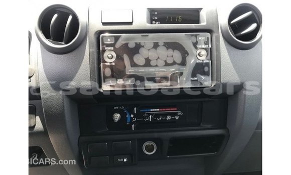 Buy Import Toyota Land Cruiser White Car in Import - Dubai in A'ana Buy Import Toyota Land Cruiser White Car in Import - Dubai in A'ana