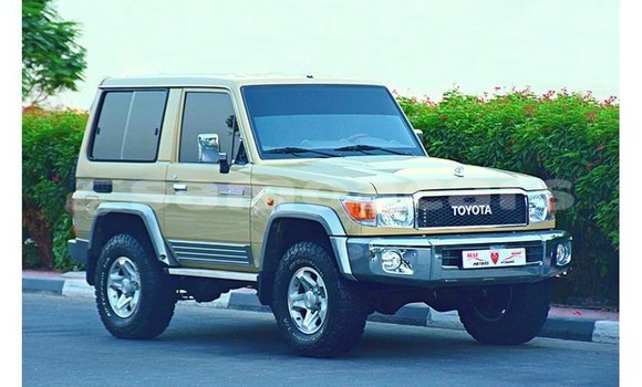 Acheter Import Voiture Toyota Land Cruiser Beige à Import - Dubai, A'ana Acheter Import Voiture Toyota Land Cruiser Beige à Import - Dubai, A'ana