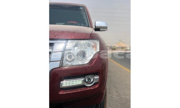Acheter Import Voiture Mitsubishi Pajero Rouge à Import - Dubai, A'ana Acheter Import Voiture Mitsubishi Pajero Rouge à Import - Dubai, A'ana