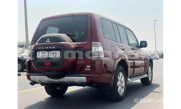 Acheter Import Voiture Mitsubishi Pajero Rouge à Import - Dubai, A'ana Acheter Import Voiture Mitsubishi Pajero Rouge à Import - Dubai, A'ana