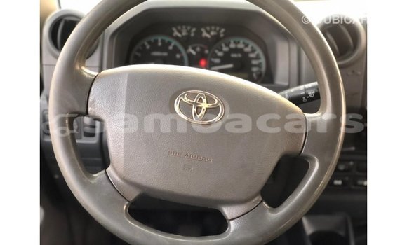 Acheter Import Voiture Toyota Land Cruiser Blanc à Import - Dubai, A'ana Acheter Import Voiture Toyota Land Cruiser Blanc à Import - Dubai, A'ana