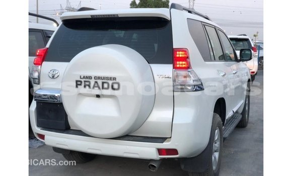 Acheter Import Voiture Toyota Prado Blanc à Import - Dubai, A'ana Acheter Import Voiture Toyota Prado Blanc à Import - Dubai, A'ana