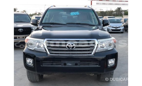 Acheter Import Voiture Toyota Land Cruiser Noir à Import - Dubai, A'ana Acheter Import Voiture Toyota Land Cruiser Noir à Import - Dubai, A'ana