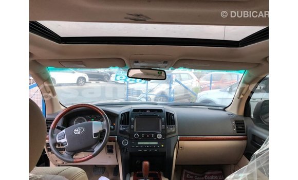 Acheter Import Voiture Toyota Land Cruiser Noir à Import - Dubai, A'ana Acheter Import Voiture Toyota Land Cruiser Noir à Import - Dubai, A'ana