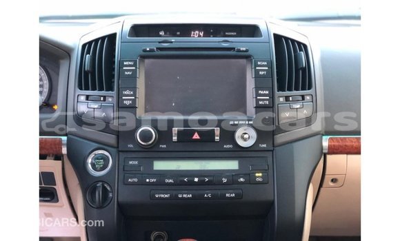 Acheter Import Voiture Toyota Land Cruiser Noir à Import - Dubai, A'ana Acheter Import Voiture Toyota Land Cruiser Noir à Import - Dubai, A'ana