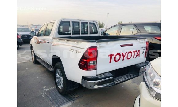 Acheter Import Voiture Toyota Hilux Blanc à Import - Dubai, A'ana Acheter Import Voiture Toyota Hilux Blanc à Import - Dubai, A'ana