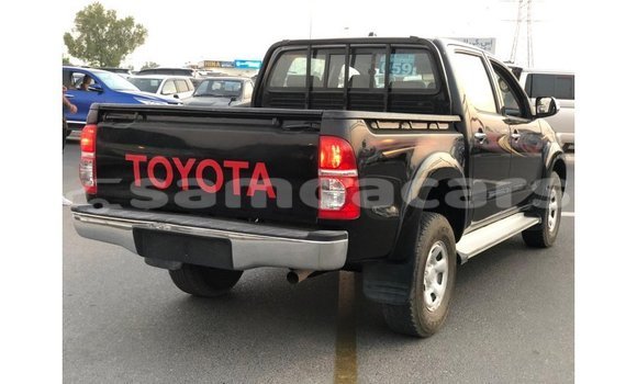 Acheter Import Voiture Toyota Hilux Noir à Import - Dubai, A'ana Acheter Import Voiture Toyota Hilux Noir à Import - Dubai, A'ana