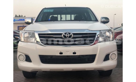 Acheter Import Voiture Toyota Hilux Blanc à Import - Dubai, A'ana Acheter Import Voiture Toyota Hilux Blanc à Import - Dubai, A'ana