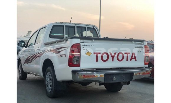 Acheter Import Voiture Toyota Hilux Blanc à Import - Dubai, A'ana Acheter Import Voiture Toyota Hilux Blanc à Import - Dubai, A'ana