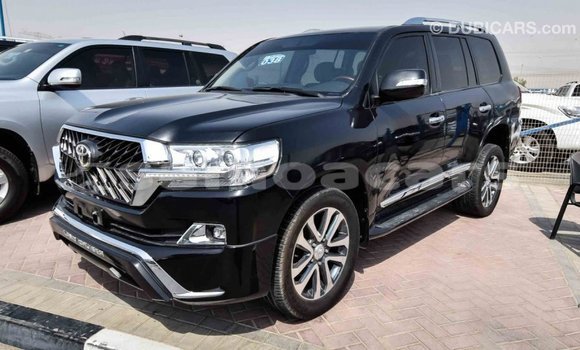 Acheter Import Voiture Toyota Land Cruiser Noir à Import - Dubai, A'ana Acheter Import Voiture Toyota Land Cruiser Noir à Import - Dubai, A'ana