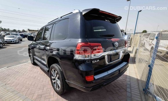 Acheter Import Voiture Toyota Land Cruiser Noir à Import - Dubai, A'ana Acheter Import Voiture Toyota Land Cruiser Noir à Import - Dubai, A'ana