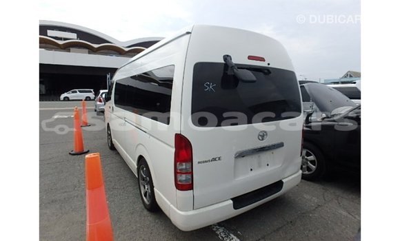 Acheter Import Voiture Toyota Hiace Blanc à Import - Dubai, A'ana Acheter Import Voiture Toyota Hiace Blanc à Import - Dubai, A'ana