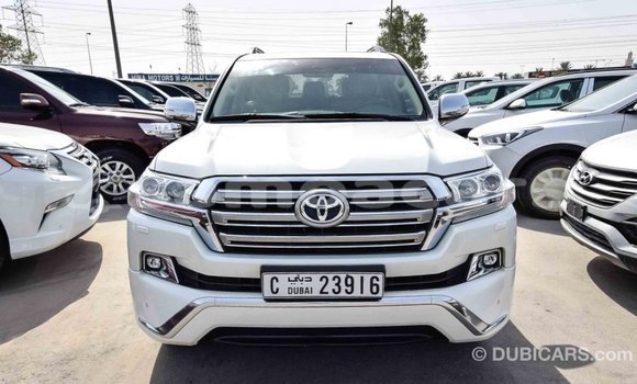 Buy Import Toyota Land Cruiser White Car in Import - Dubai in A'ana Buy Import Toyota Land Cruiser White Car in Import - Dubai in A'ana