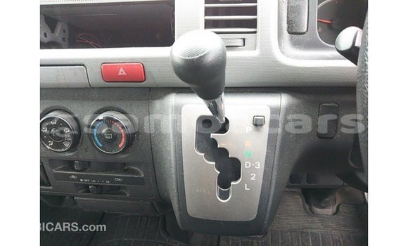 Acheter Import Voiture Toyota Hiace Blanc à Import - Dubai, A'ana Acheter Import Voiture Toyota Hiace Blanc à Import - Dubai, A'ana