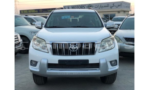 Acheter Import Voiture Toyota Prado Blanc à Import - Dubai, A'ana Acheter Import Voiture Toyota Prado Blanc à Import - Dubai, A'ana