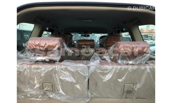 Acheter Import Voiture Toyota Prado Blanc à Import - Dubai, A'ana Acheter Import Voiture Toyota Prado Blanc à Import - Dubai, A'ana