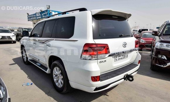 Buy Import Toyota Land Cruiser White Car in Import - Dubai in A'ana Buy Import Toyota Land Cruiser White Car in Import - Dubai in A'ana