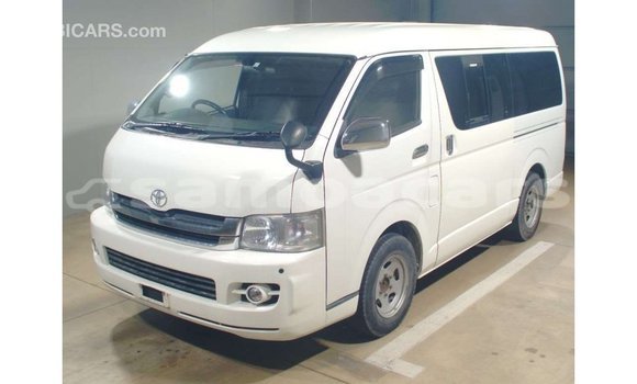 Acheter Import Voiture Toyota Hiace Blanc à Import - Dubai, A'ana Acheter Import Voiture Toyota Hiace Blanc à Import - Dubai, A'ana