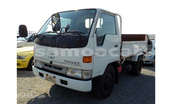 Acheter Import Voiture Toyota Dyna Blanc à Import - Dubai, A'ana Acheter Import Voiture Toyota Dyna Blanc à Import - Dubai, A'ana