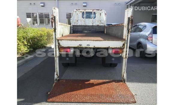 Acheter Import Voiture Toyota Dyna Blanc à Import - Dubai, A'ana Acheter Import Voiture Toyota Dyna Blanc à Import - Dubai, A'ana