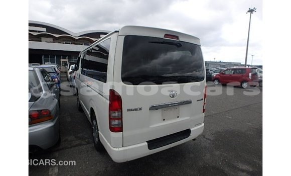 Acheter Import Voiture Toyota Hiace Blanc à Import - Dubai, A'ana Acheter Import Voiture Toyota Hiace Blanc à Import - Dubai, A'ana