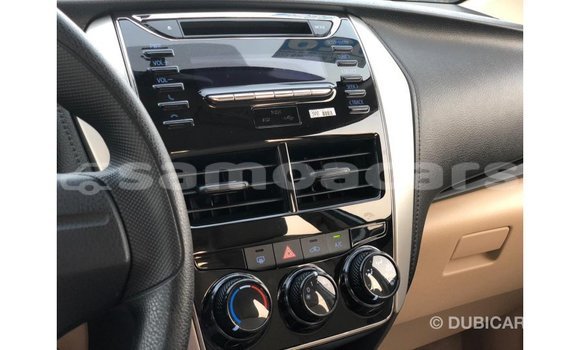 Acheter Import Voiture Toyota Yaris Blanc à Import - Dubai, A'ana Acheter Import Voiture Toyota Yaris Blanc à Import - Dubai, A'ana