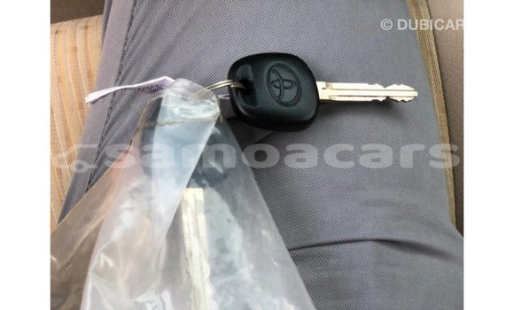 Acheter Import Voiture Toyota Yaris Blanc à Import - Dubai, A'ana Acheter Import Voiture Toyota Yaris Blanc à Import - Dubai, A'ana