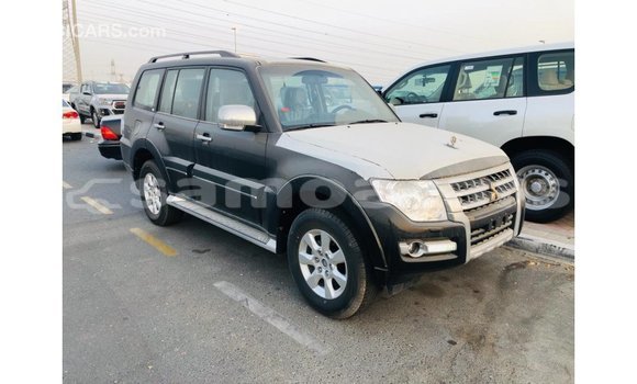 Acheter Import Voiture Mitsubishi Pajero Noir à Import - Dubai, A'ana Acheter Import Voiture Mitsubishi Pajero Noir à Import - Dubai, A'ana