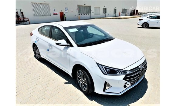 Acheter Import Voiture Hyundai Elantra Blanc à Import - Dubai, A'ana Acheter Import Voiture Hyundai Elantra Blanc à Import - Dubai, A'ana