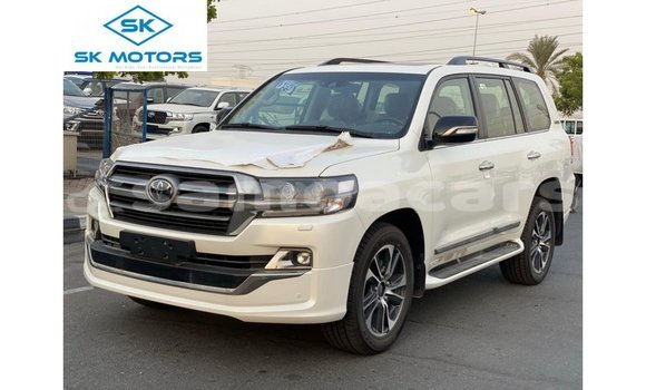 Buy Import Toyota Land Cruiser White Car in Import - Dubai in A'ana Buy Import Toyota Land Cruiser White Car in Import - Dubai in A'ana