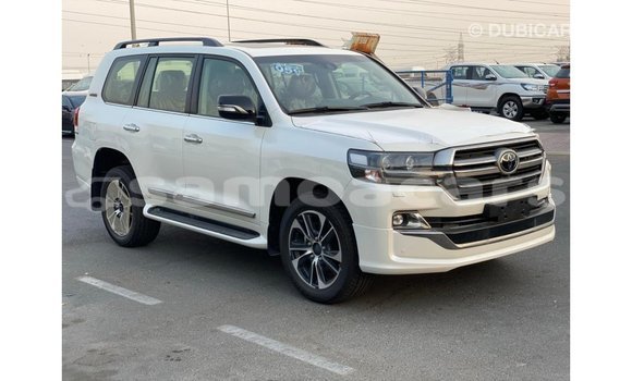 Buy Import Toyota Land Cruiser White Car in Import - Dubai in A'ana Buy Import Toyota Land Cruiser White Car in Import - Dubai in A'ana