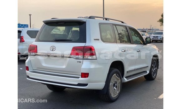 Buy Import Toyota Land Cruiser White Car in Import - Dubai in A'ana Buy Import Toyota Land Cruiser White Car in Import - Dubai in A'ana