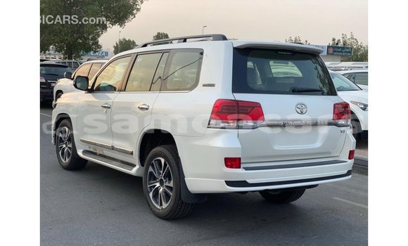 Buy Import Toyota Land Cruiser White Car in Import - Dubai in A'ana Buy Import Toyota Land Cruiser White Car in Import - Dubai in A'ana