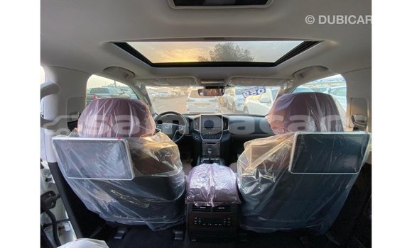 Buy Import Toyota Land Cruiser White Car in Import - Dubai in A'ana Buy Import Toyota Land Cruiser White Car in Import - Dubai in A'ana