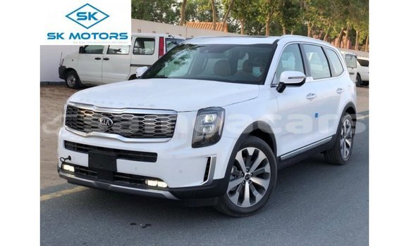 Acheter Import Voiture Kia Carens Blanc à Import - Dubai, A'ana