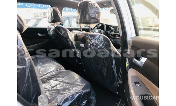 Buy Import Hyundai Santa Fe White Car in Import - Dubai in A'ana Buy Import Hyundai Santa Fe White Car in Import - Dubai in A'ana