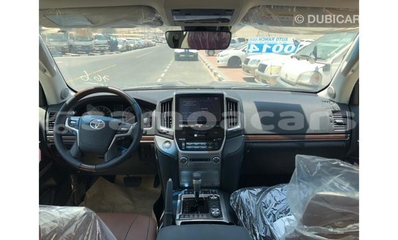 Acheter Import Voiture Toyota Land Cruiser Noir à Import - Dubai, A'ana Acheter Import Voiture Toyota Land Cruiser Noir à Import - Dubai, A'ana