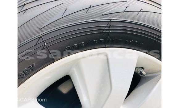 Acheter Import Voiture Toyota Hilux Blanc à Import - Dubai, A'ana Acheter Import Voiture Toyota Hilux Blanc à Import - Dubai, A'ana