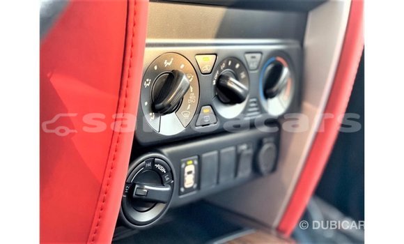 Acheter Import Voiture Toyota Fortuner Blanc à Import - Dubai, A'ana Acheter Import Voiture Toyota Fortuner Blanc à Import - Dubai, A'ana