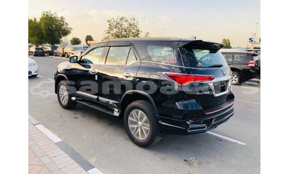 Acheter Import Voiture Toyota Fortuner Noir à Import - Dubai, A'ana Acheter Import Voiture Toyota Fortuner Noir à Import - Dubai, A'ana