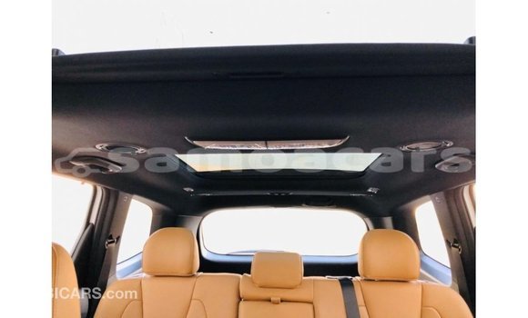 Acheter Import Voiture Kia Carens Blanc à Import - Dubai, A'ana Acheter Import Voiture Kia Carens Blanc à Import - Dubai, A'ana