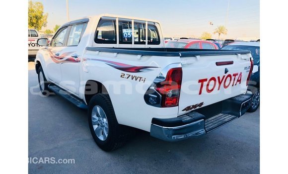 Acheter Import Voiture Toyota Hilux Blanc à Import - Dubai, A'ana Acheter Import Voiture Toyota Hilux Blanc à Import - Dubai, A'ana