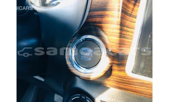 Acheter Import Voiture Toyota Hilux Blanc à Import - Dubai, A'ana Acheter Import Voiture Toyota Hilux Blanc à Import - Dubai, A'ana