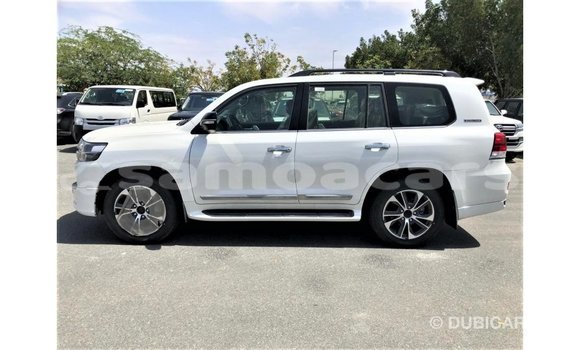 Acheter Import Voiture Toyota Land Cruiser Blanc à Import - Dubai, A'ana Acheter Import Voiture Toyota Land Cruiser Blanc à Import - Dubai, A'ana