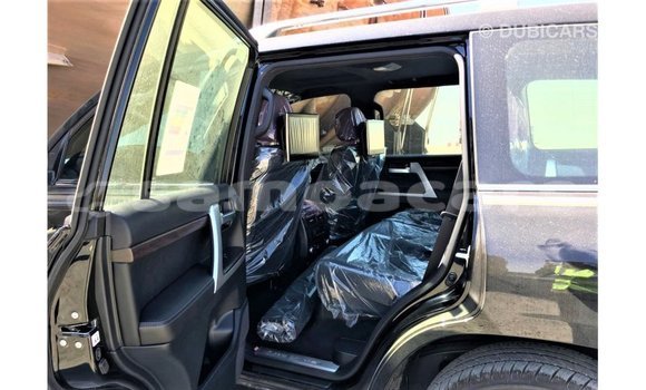 Acheter Import Voiture Toyota Land Cruiser Noir à Import - Dubai, A'ana Acheter Import Voiture Toyota Land Cruiser Noir à Import - Dubai, A'ana