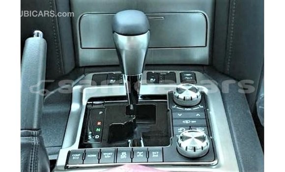 Acheter Import Voiture Toyota Land Cruiser Noir à Import - Dubai, A'ana Acheter Import Voiture Toyota Land Cruiser Noir à Import - Dubai, A'ana