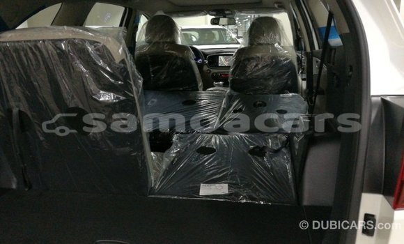 Acheter Import Voiture Kia Sorento Blanc à Import - Dubai, A'ana Acheter Import Voiture Kia Sorento Blanc à Import - Dubai, A'ana