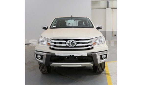 Acheter Import Voiture Toyota Hilux Blanc à Import - Dubai, A'ana Acheter Import Voiture Toyota Hilux Blanc à Import - Dubai, A'ana
